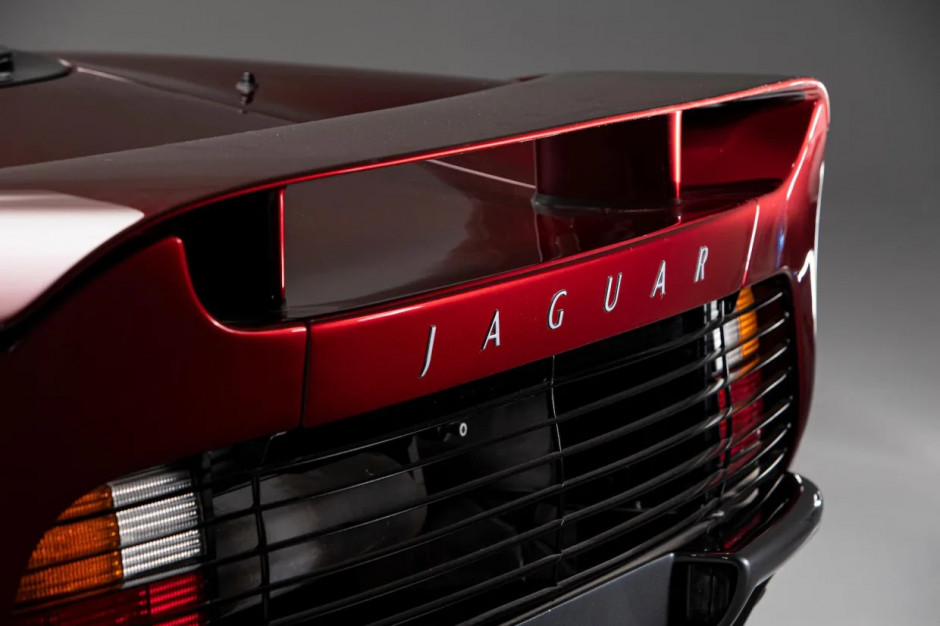 Jaguar xj220 / Bonhams