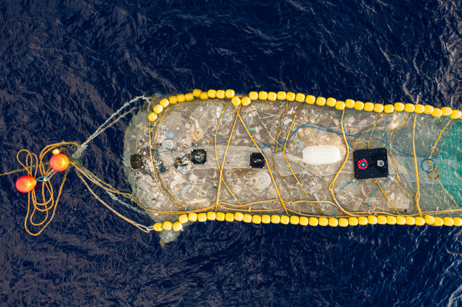 Wyławianie śmieci z oceanu/fot. Ocean Cleanup