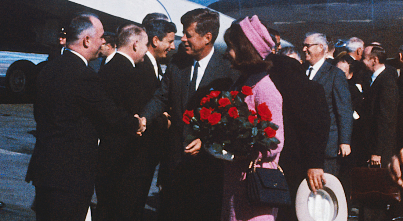 Tajemnica różowego żakietu Jackie Kennedy. Dlaczego pierwsza dama USA nie chciała zmyć z niego krwi męża?