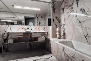 Marmurowe łazienki robią wrażenie! - Hotel H15 Luxury Palace / materiały prasowe