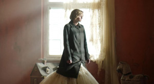 "Spencer" - kostiumy księżnej Diany / plakat filmowy