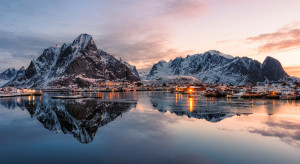 Zima w norweskim Lofoten / Getty Images