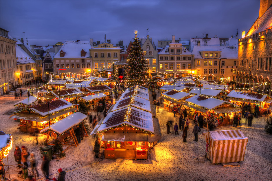 Jarmark świąteczny w Tallinie / Shutterstock