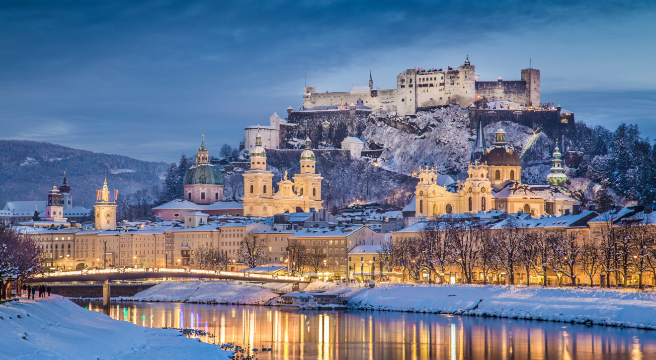 Gdzie na weekend zimą? Austria / Shutterstock Gdzie na weekend zimą? 10 bajecznych miast, które warto odwiedzić właśnie teraz!