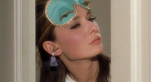 Audrey Hepburn w filmie "Śniadanie u Tiffany'ego" / kadr z filmu