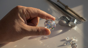 Diament znaleziony na pchlim targu warto miliony dolarów / Shutterstock