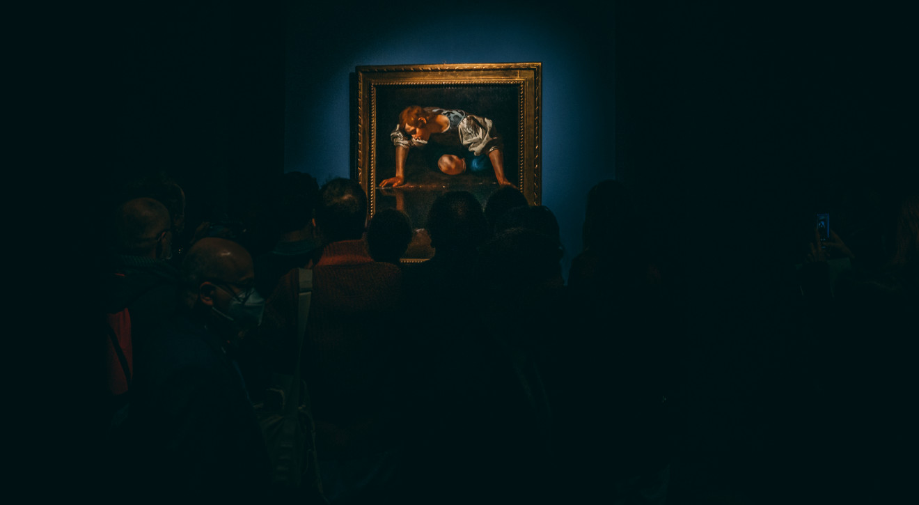 Obraz Caravaggia „Narcyz przy źródle” na wystawie w Zamku Królewskim