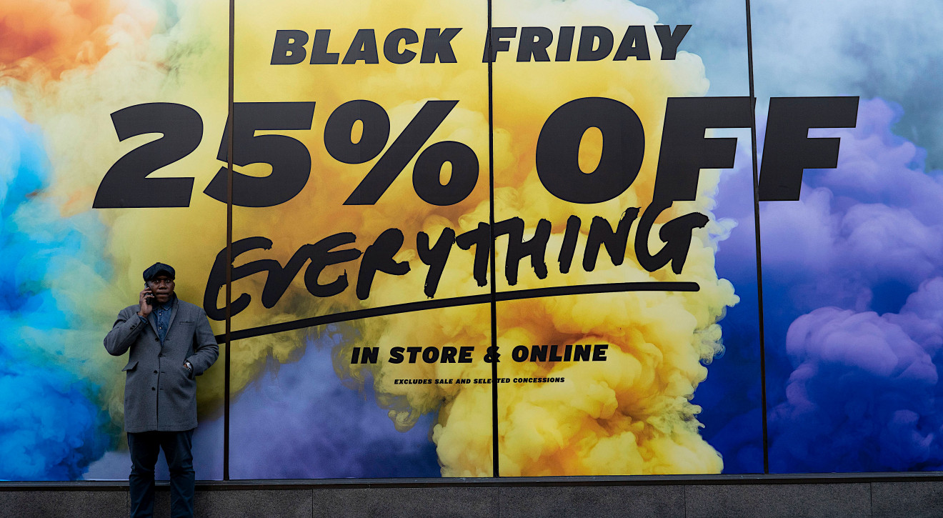 Black Friday i szaleństwo zakupowe - zobacz, gdzie lądują ciuchy, których nikt nie kupił