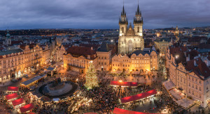 Jarmark świąteczny w Pradze / Getty Images