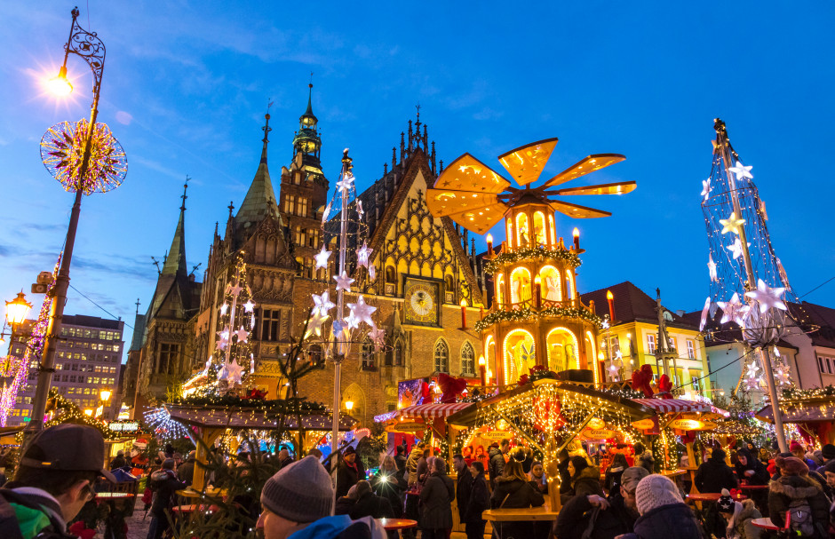 Jarmark świąteczny we Wrocławiu / Shutterstock