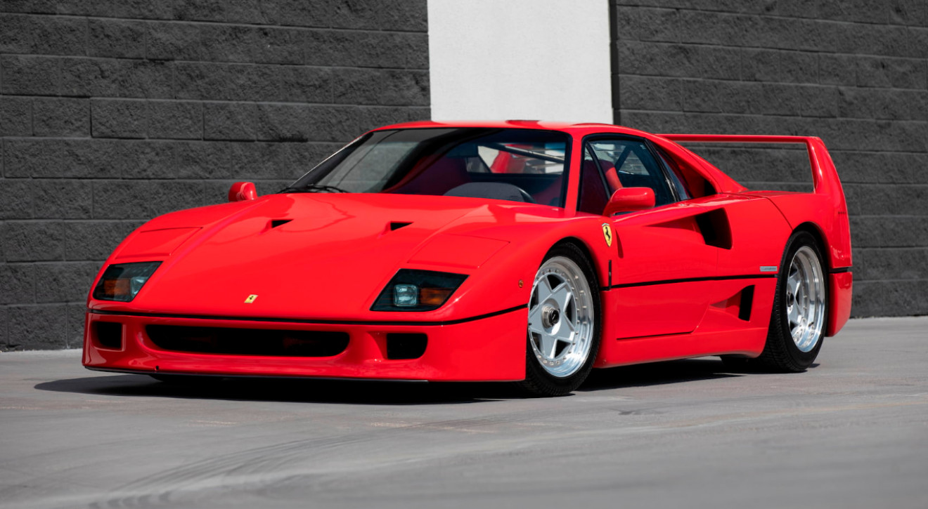 Jeden z ostatnich egzemplarzy Ferrari F40 trafił na aukcję. Cena? Ponad 2 mln dolarów