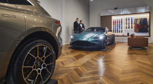 Aston Martin wraca do Raffles Europejski – salon marki stał się częścią luksusowego hubu w stolicy