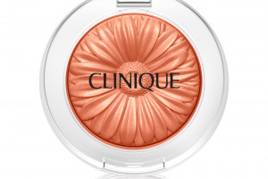 PREZENT DLA NIEJ - róż do policzków Cheek Pop Pearl Clinique - 109 zł / zalando.pl 