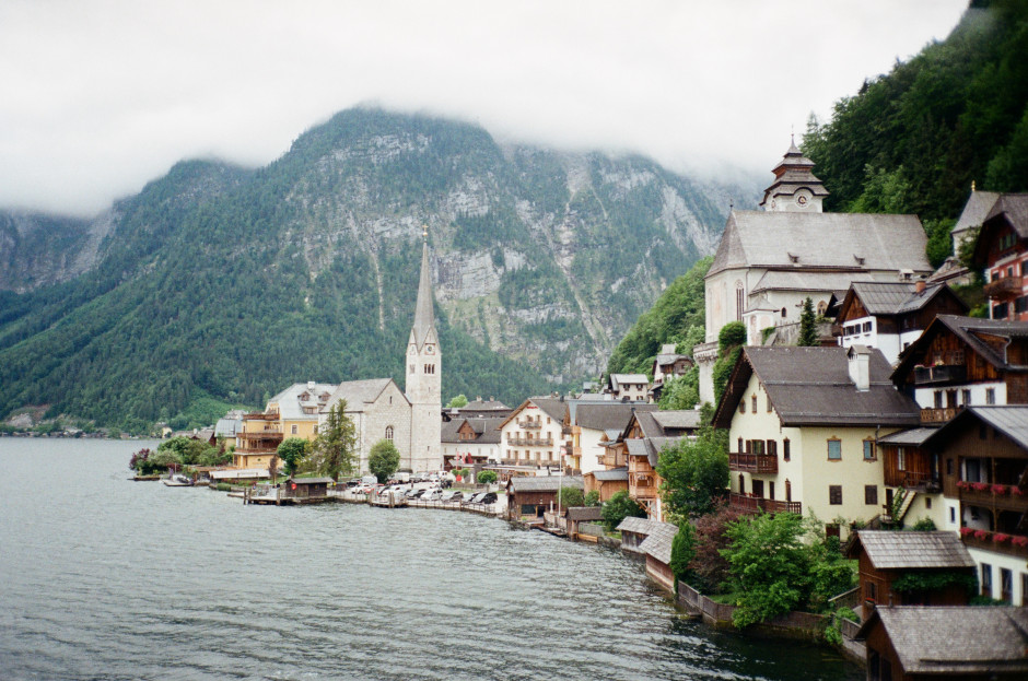 Hallstatt / Photo by Anna Oliinyk on Unsplash