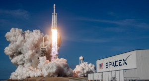 Kosmiczni miliarderzy Elon Musk, Jeff Bezos i Richard Branson zacierają ręce. Gwałtownie wzrasta zainteresowanie lotami w kosmos
