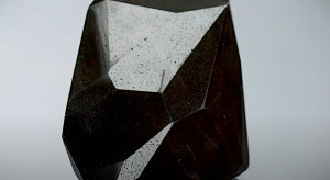 Ogromny kosmiczny czarny diament trafi na aukcję. „Uważamy, że ma pochodzenie pozaziemskie”