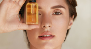 Kosmetyk na trądzik - bestseller sprzedaży z kwasem salicylowym / Shutterstock