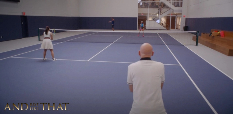 Charlotte i Harry grają w tenisa w 