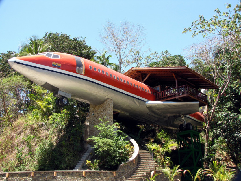 Dom w samolocie można wynająć – jest częścią hotelu Costa Verde w w parku narodowym Manuel Antonio w okolicy Quepos w Kostaryce. Fot. Hotel Costa Verde