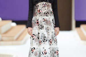 Chanel haute couture wiosna-lato 2022 - LOOK 28/ materiały prasowe Chanel 