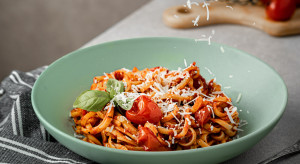 Spaghetti bolognese z tajnym składnikiem według tradycyjnej włoskiej receptury z Bolonii / Monica Turuli z Pexels