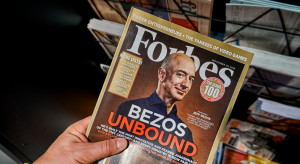 Jeff Bezos na okładce Forbesa/fot. Shutterstock