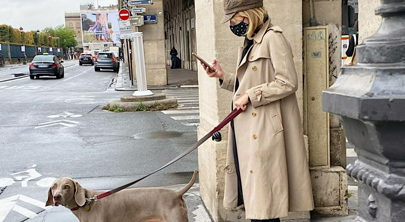 Parisens in Paris dokumentuje styl prawdziwych paryżan / Instagram @parisiensinparis Jak ubierają się prawdziwi paryżanie? Zajrzyj na Parisiens in Paris. To konto na Instagramie dokumentuje paryski street style