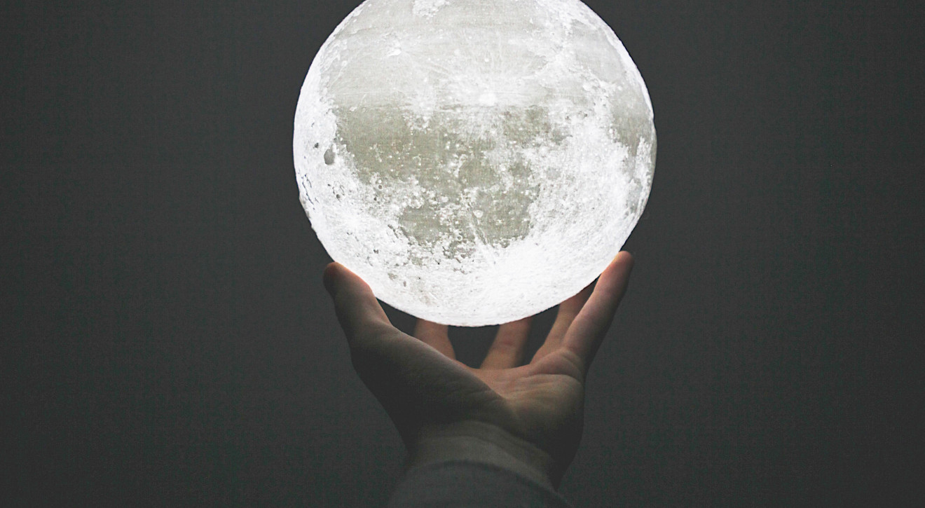 Pełnia Księżyca luty 2022: Śnieżny Księżyc rozgrzeje nasze ambicje