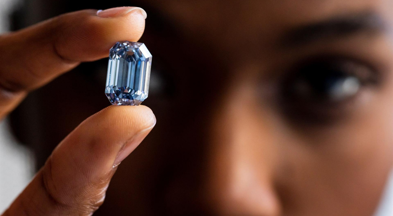 Niezwykły niebieski diament trafi na sprzedaż. Cena wyjściowa to 48 mln dolarów