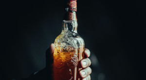 Sprzedaż alkoholi spirytusowych wzrosła dwunasty rok z rzędu/ Photo by Pradeep Charles on Unsplash