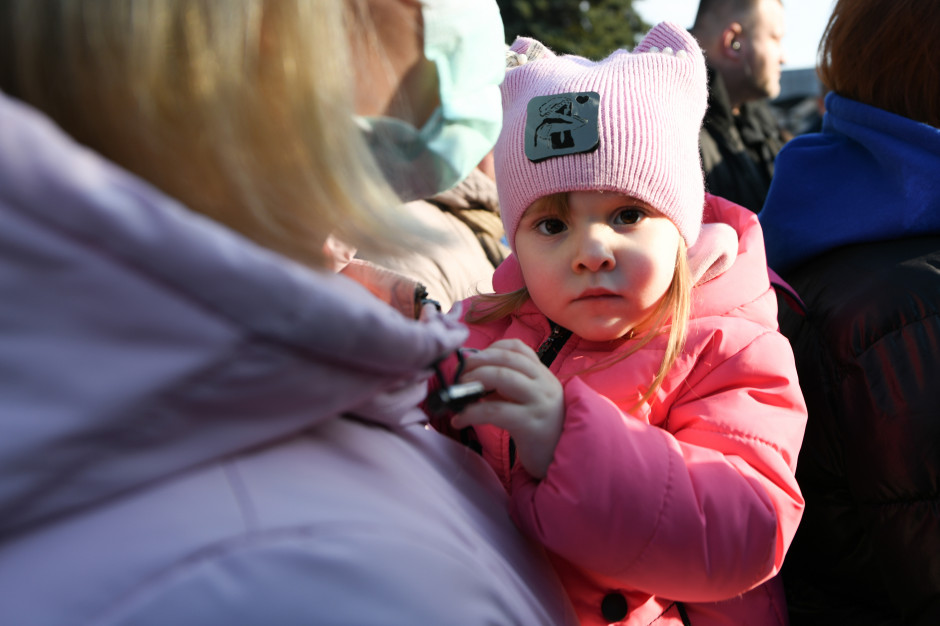 Wojna w Ukrainie. Na zdjęciu: rodzina uciekająca z Doniecka - 23 lutego 2022 / Getty Images