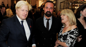 Premier Wielkiej Brytanii Boris Johnson z oligarchą Jewgienijem Lebiediewem/fot. Dave M. Benett, via Getty Images