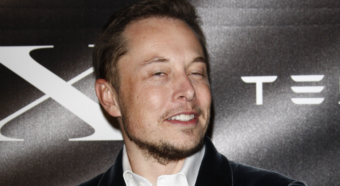 Elon Musk zmienia imię na Elona/fot. Shutterstock Czeczeński przywódca obraził Elona Muska w obronie Putina. Musk w odpowiedzi… zmienił imię