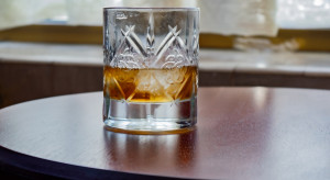 Jeden mały drink każdego dnia? Oto, jak alkohol wpływa na pracę mózgu  / Photo by Charles C. Collingwood on Unsplash