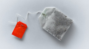 Herbata w torebce i mikroplastik / Photo by Lynda Sanchez on Unsplash
