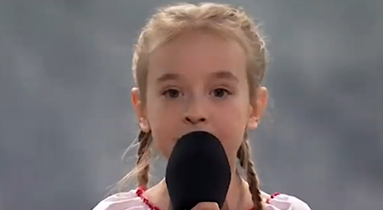 Amelka ze schronu zaśpiewała hymn Ukrainy na koncercie TVN. Jej występ poruszył miliony!