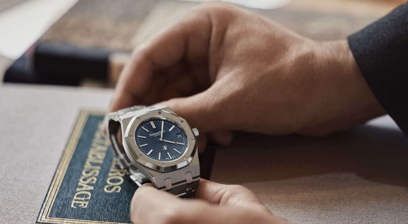 Rosjanie zarekwirowali szwajcarskie zegarki Audemars Piguet w Moskwie. To kara za sankcje Zachodu