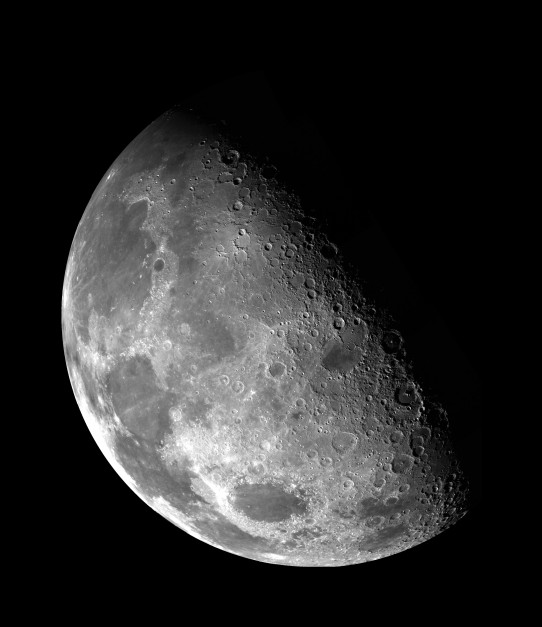 Księżycowy pył sprzedany na aukcji / Unsplash - NASA