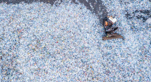 Wysypisko plastikowych śmieci/fot. Shutterstock