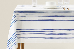 Zara Home x Picasso - lniany obrus w paski i zastawa stołowa / materiały prasowe 