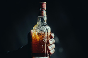 Złodzieje ukradli cenną whisky. Wartość włamania określa się nawet na 184 tys. dolarów