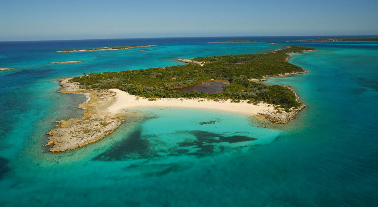 BAHAMY: Prywatna wyspa Nicolasa Cage'a trafia na sprzedaż. To raj dla przedsiębiorców!