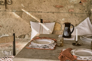 Stare mury w toskańskiej Willi Arniano - wnętrza z najnowszej kolekcji Zara Home / materiały prasowe 