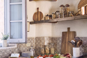 Wiejska kuchnia w toskańskiej Willi Arniano - wnętrza z najnowszej kolekcji Zara Home / materiały prasowe 