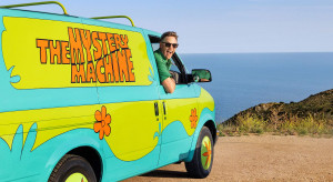 Wakacje w kamperze: Airbnb wynajmuje kultową furgonetkę Kudłatego z filmu "Scooby-Doo"