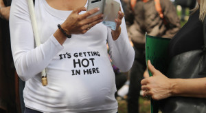 Jak globalne ocieplenie wpływa na kobiety w ciąży/fot. Shutterstock