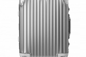 PREZENT NA DZIEŃ OJCA: 
Luksusowa walizka Rimowa Cabin S. Stworzona z wysokiej jakości aluminium w najbardziej ikonicznym designie. Idealna na jedno- lub dwudniowe wyjazdy biznesowe. Cena: 4150 zł - rimowa.com

Made in Germany.