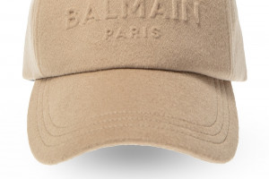 PREZENT NA DZIEŃ OJCA: 
Kaszmirowa czapka z daszkiem Balmain nawiązująca stylem do serialu "Sukcesja". 
Cena: 337,50 zł - vitkac.com 