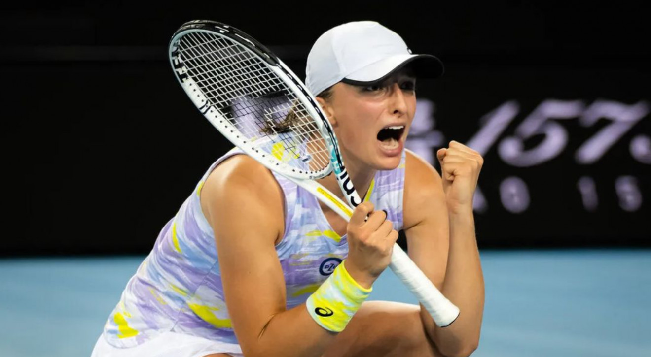 Szczęśliwa rakieta tenisowa Igi Świątek / Instagram @iga.swiatek Iga Świątek i jej szczęśliwa rakieta tenisowa. Dlaczego Tecnifibre T-Rebound jest jak różdżka Harry'ego Pottera?