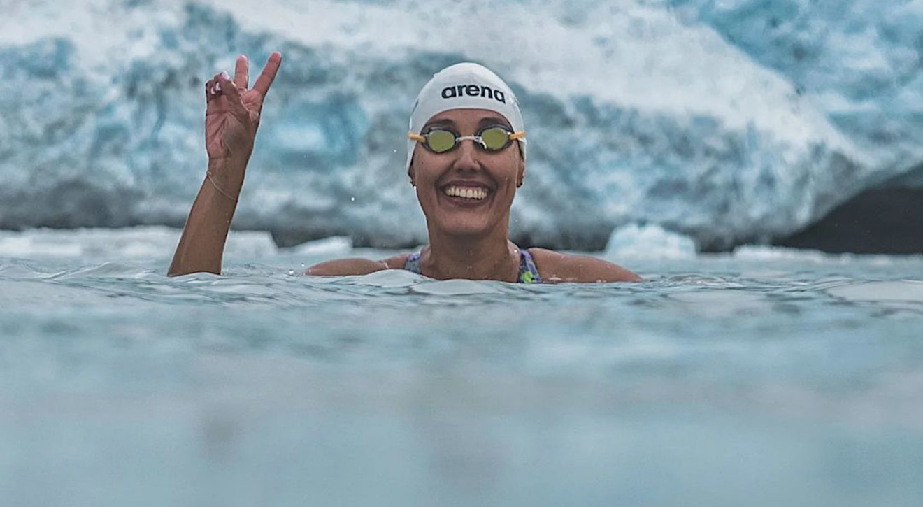 "Lodowa Syrena" z Chile pobiła 2 rekordy świata na raz. Pływaczka pokonała obszar między Atlantykiem a Pacyfikiem w 15 minut!